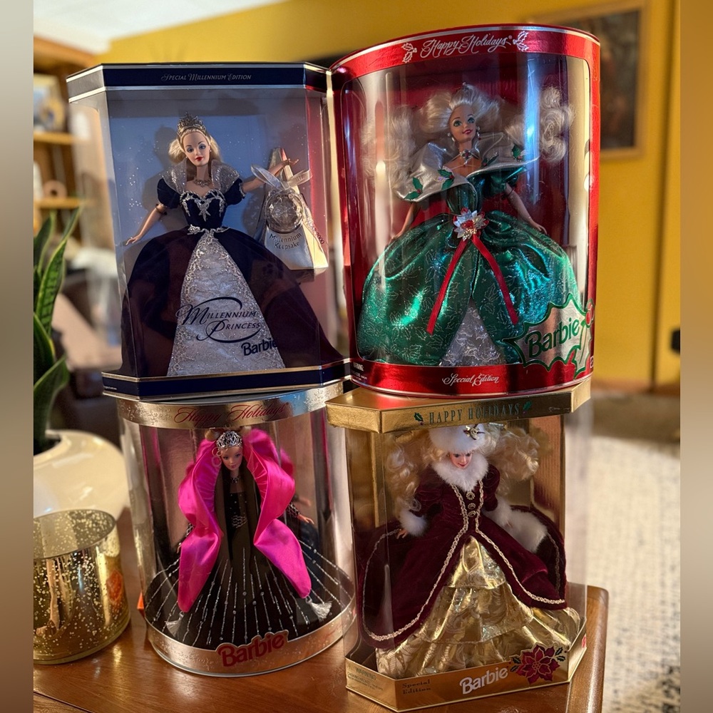 🎄 4 Holiday Barbie Collector’s Bundle – VINTAGE 4 Special Edition Dolls (NIB)